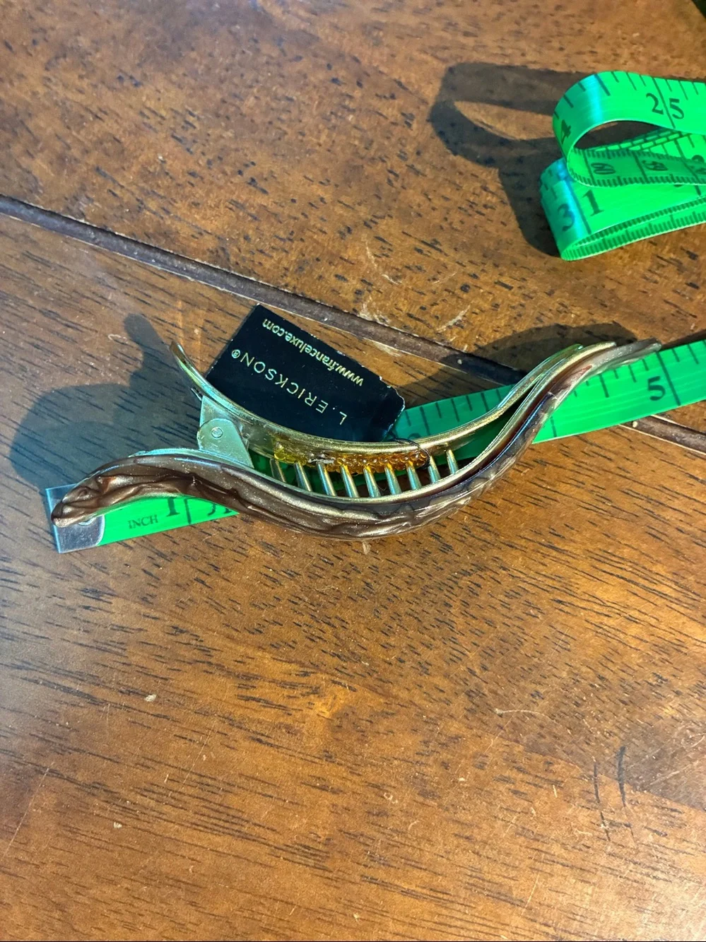 CLASSIC feminine beautiful L Erickson Gold Curved Hair Clip - NWT 💕